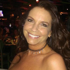 Meet your Posher, Dee